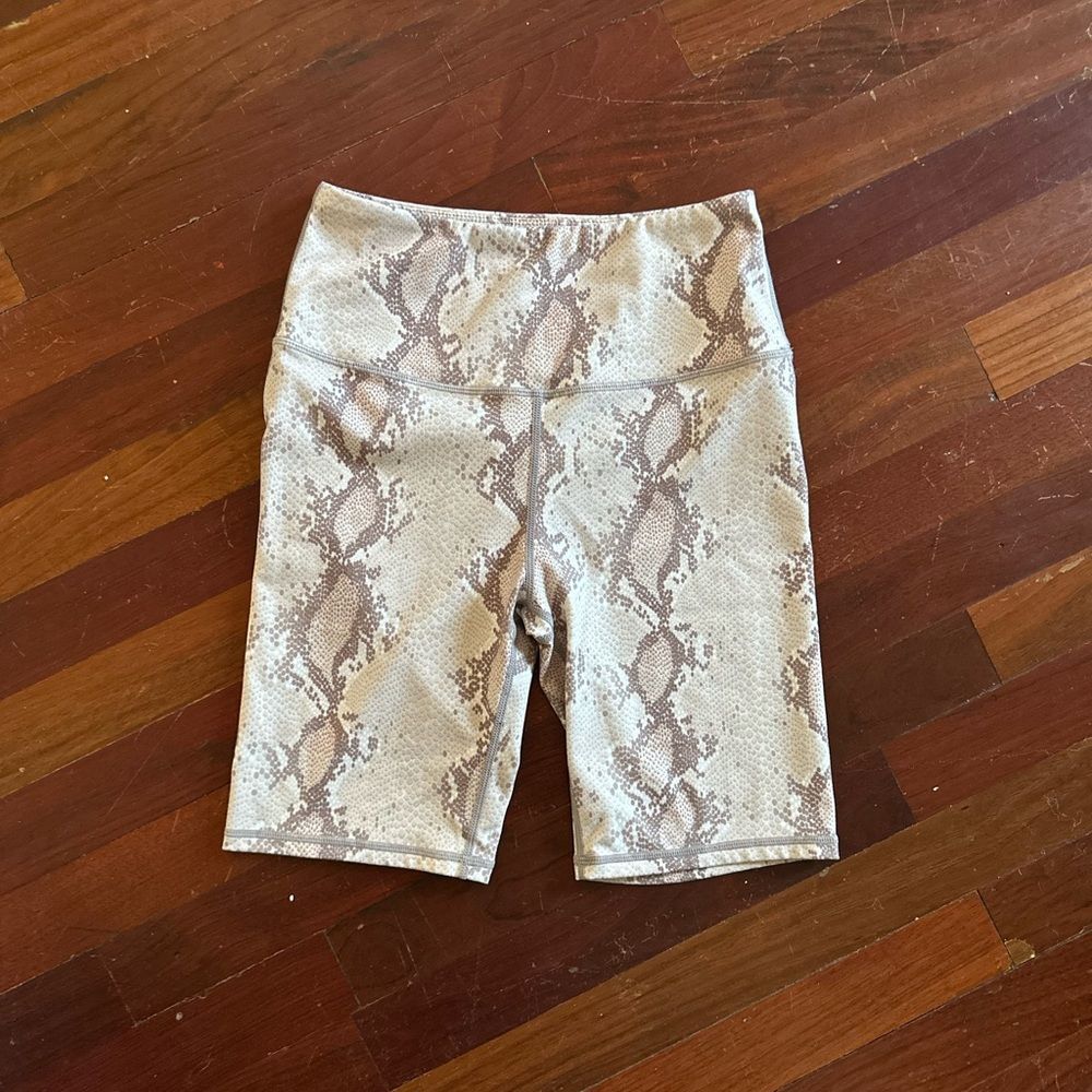 Varley Cream and Brown Snake Print Bike Shorts (Size Small)